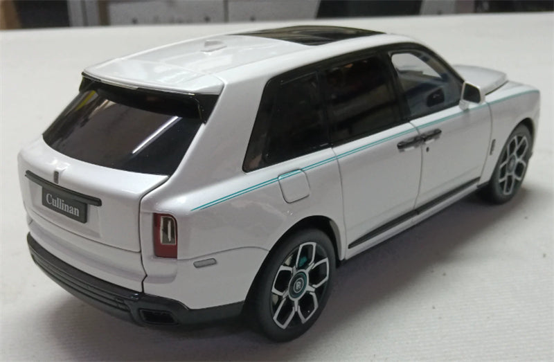 1:18  Cullinan BB  Metallic white blue waistline ROLLS-ROYCE Limited Edition 149PCS ONLY DIECAST Model