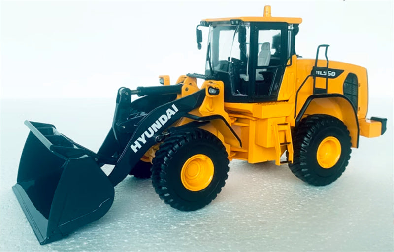 HITACHI HL960 CONSTRUCTION EQUIPMENT WHEEL LOADER Limited Collectors Edition 1:35 Truck Pre-built Model