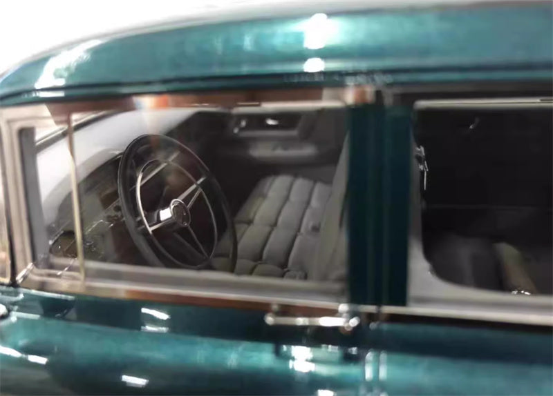 GLM Cadillac Fleetwood 75 Limousine 1956 Metal green 1:18 Car Pre-built Model