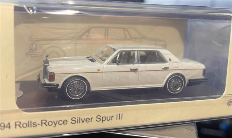 GFCC 1994 Rolls Royce Silver Spur III White Gold waistline Limited Edition LHD 1:64 car Pre-built Model view1