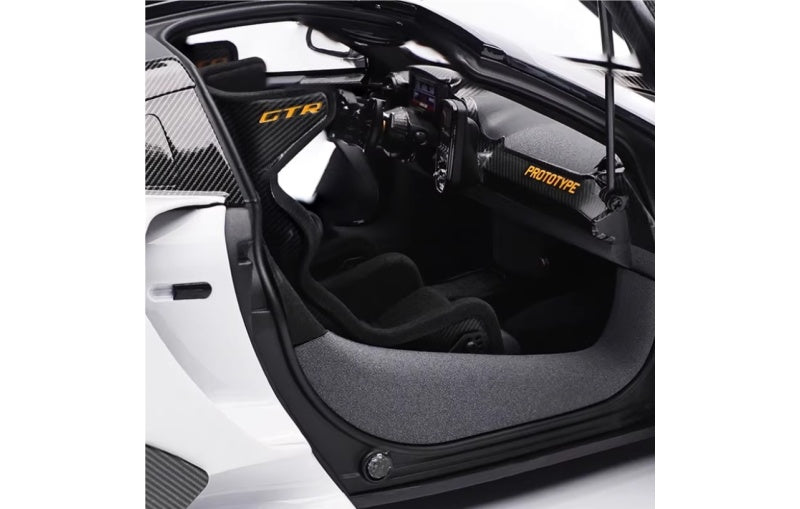 1:18 McLaren Senna GTR LCD White Diecast Model view3