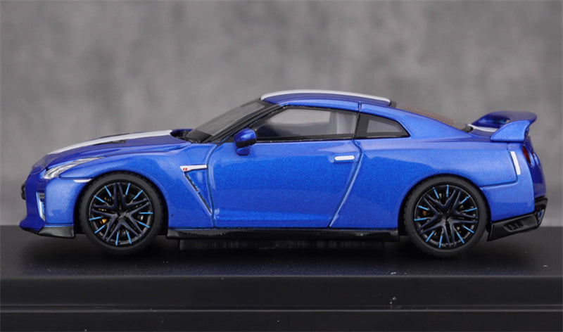 MOTORHELIX Nissan GT-R R35 50th Anniversary Edition Blue Limited Edition 999PCS ONLY 1:64 Car Pre-built Model view3