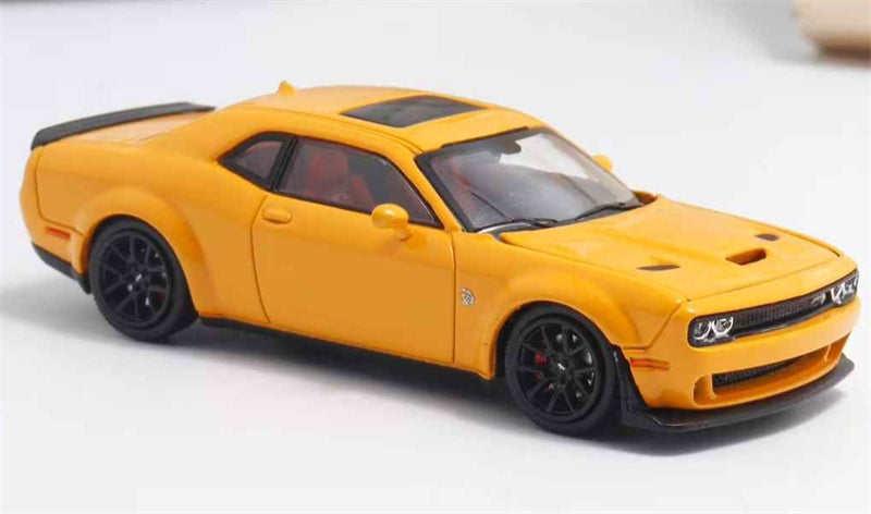 1:64 Dodge Challenger SRT Hellcat Limited Edition 699pcs ONLY  Yellow Stance Hunters DIECAST Model