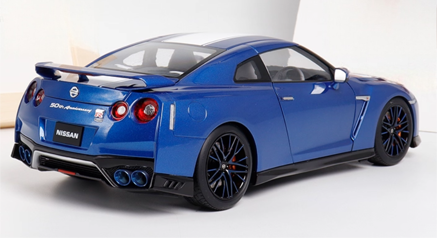 Motorhelix Nissan GTR-R35 50th Anniversary Edition Bayshore Blue Limited Edition 499PCS ONLY 1:18 Car Pre-built Model view5
