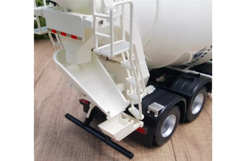 Sinotruk HOWO 8x4 TX Mixer Truck 1:24 Truck Pre-built Airliner Model Display view2