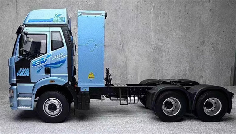 FAW J6 Lantu New Energy Tractor Truck 1:24 Truck Pre-built Model