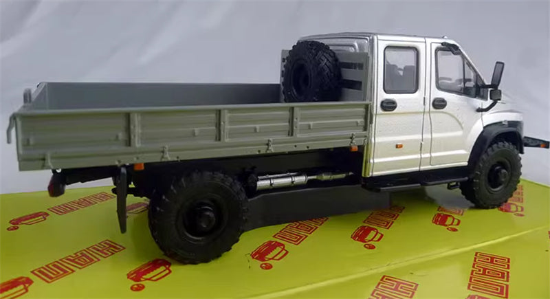 HAW RA3 C42 A33 Soviet Union Russian civilian pickup truck silver 1:43 Truck Pre-built Model