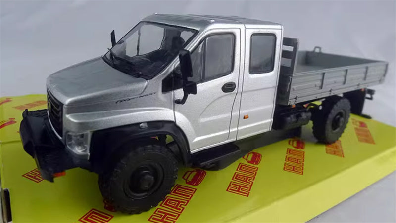 HAW RA3 C42 A33 Soviet Union Russian civilian pickup truck silver 1:43 Truck Pre-built Model