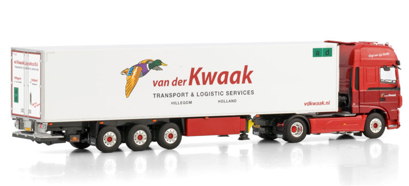 WSI DAF XF SUPER SPACE CAB MY2017 4X2 REEFER TRAILER - 3 AXLE Van der Kwaak 1:50 Truck Pre-built Model
