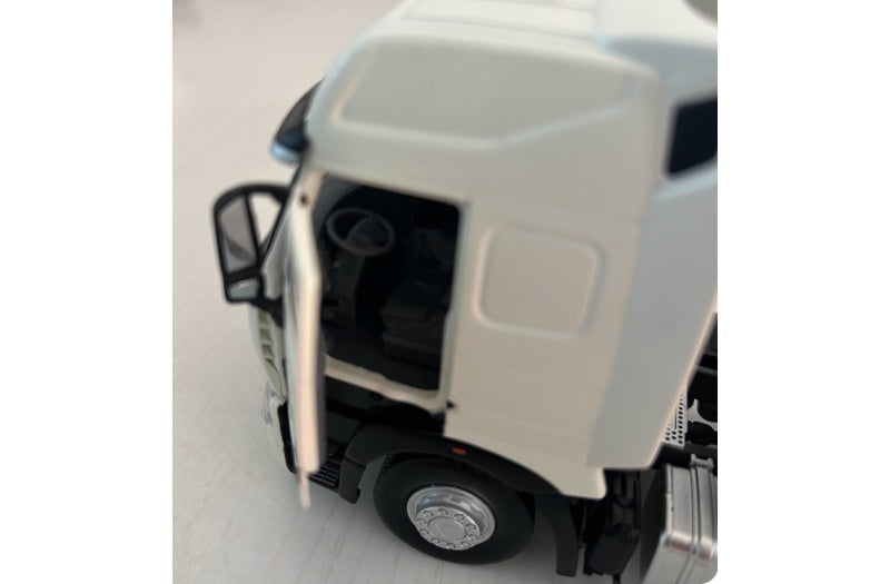 Sinotruk HOWO T7H oil tanker truck White mangao 1:36 Truck Pre-built Airliner Model Display view8