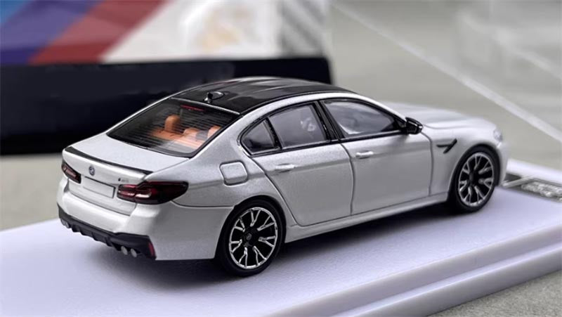 1:64 BMW M5 F90 Frosted dark silver Howie Model DIECAST Civil Car Model