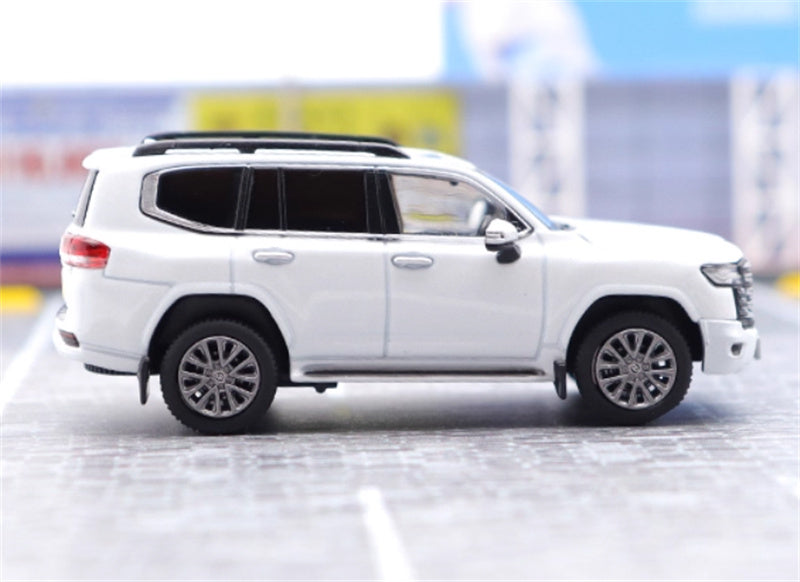 Hobby JAPAN TOYOTA LAND CRUISER JA300W ZX White Pearl - Silver Wheel 1:64 Car Pre-built Model view2