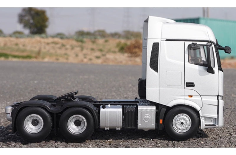 FOTON AUMAN Starlight Tractor silver 1:24 Truck Pre-built Airliner Model Display view4