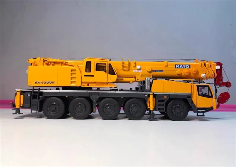KATO ALLTERR KA-1300R Road Crane 5-axle Standard Edition 1:50 Truck Pre-built Model