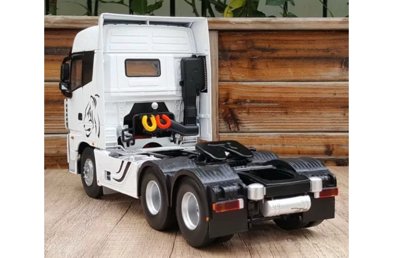 BAHMAN EMPPower Tractor Truck White 1:24 Truck Pre-built Airliner Model Display view2