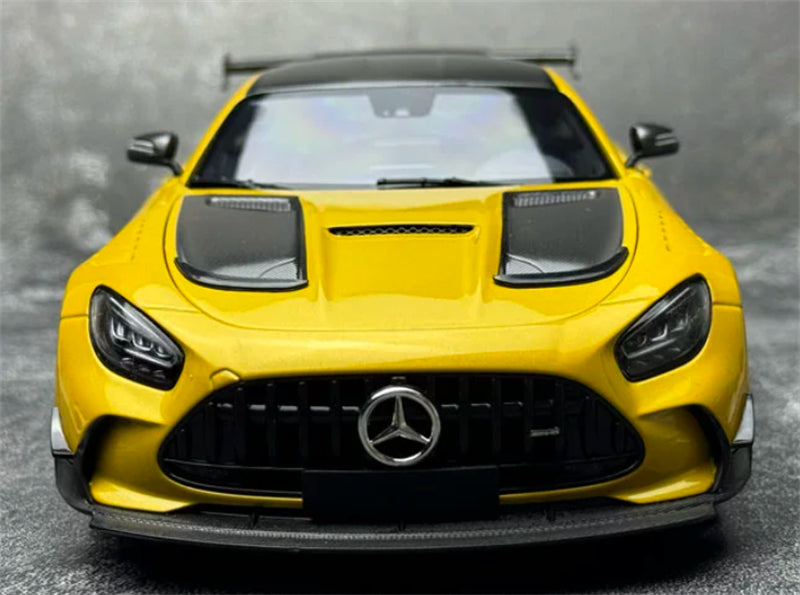 1:18 Mercedes-Benz AMG GT BLACK SERIES  yellow MINICHAMPS  DIECAST Model
