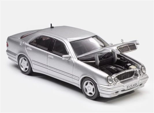 Max well Mercedes Benz E320 W210 6th Generation E-Class metallic silver 1:64 Car Pre-built Airliner Model Display view1