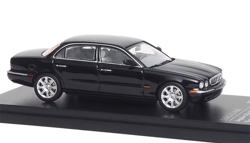 Almost Real Jaguar XJ6 X350 Black 1:64 Car Pre-built Airliner Model Display view4
