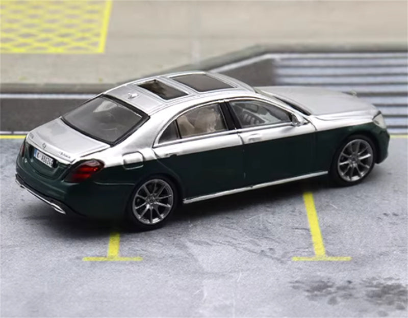 Master Mercedes Benz S-Class S450 W222 Green and Silver Double Splicing 1:64 Car Pre-built Airliner Model Display view4