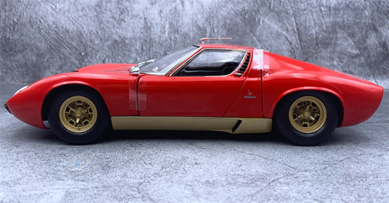 Kyosho Lamborghini Miura SV Red Golden Wheel 1:18 Car Pre-built Model view4