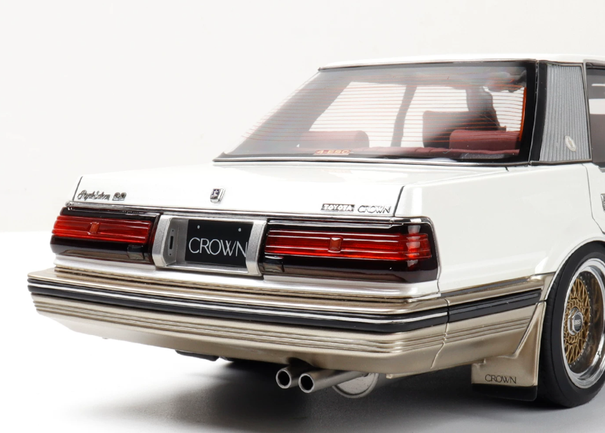 1:18 Toyota Crown G (120)  white  IGNITION MODEL 3.0 Golden Wheel Resin car Model