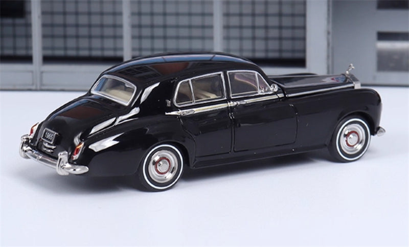 GFCC 1965 Rolls Royce Silver Cloud III classic car Black LHD 1:64 car Pre-built Model view6