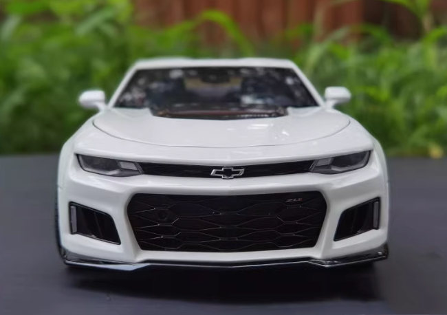 Autoart Chevrolet Camaro ZL1 2017 white 1:18car Pre-a Model