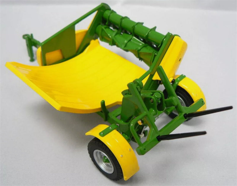 USK Hustler Chainless X5000 Bale Feeder 1:32 Truck Pre-built Model