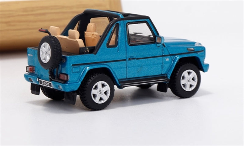 GCD Mercedes benz G500 two-door short-wheelbase convertible off-road with roof comes with 4 tires blue LHD 1:64 Car Pre-built Model view3