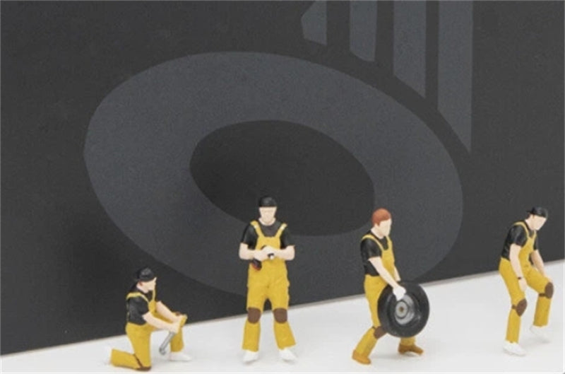 Mini Station Mooneyes Repair worker 4 figures a set 1:64 car Pre-built Model view2