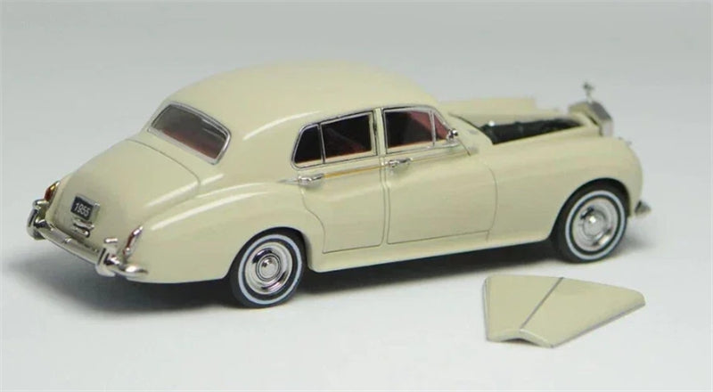 GFCC 1955 Rolls Royce Silver Cloud classic car White LHD 1:64 car Pre-built Model view3