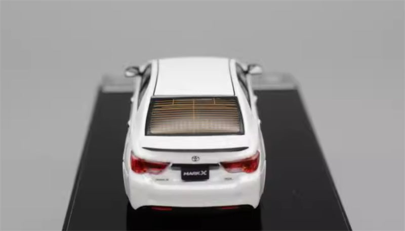 GCD Toyota Mark X White Black Bonnet RHD 1:64 Car Pre-built Model view5