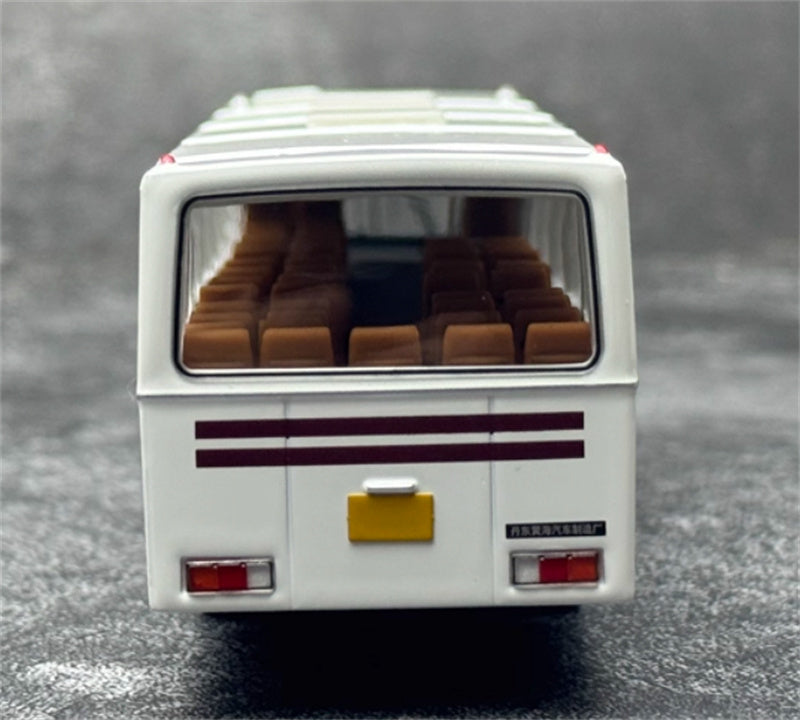 BUS FAN CLUB Dandong Huanghai DD6111CT City Bus 1:64 Bus Pre-built Model view5