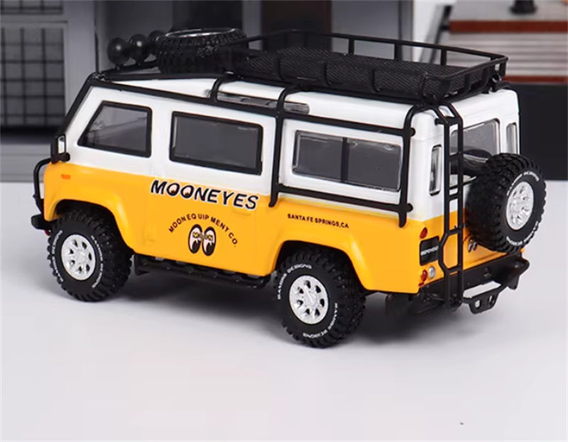 Master Land Rover Defender Van MOONEYES Painting with accessories 1:64 Car Pre-built Airliner Model Display view9