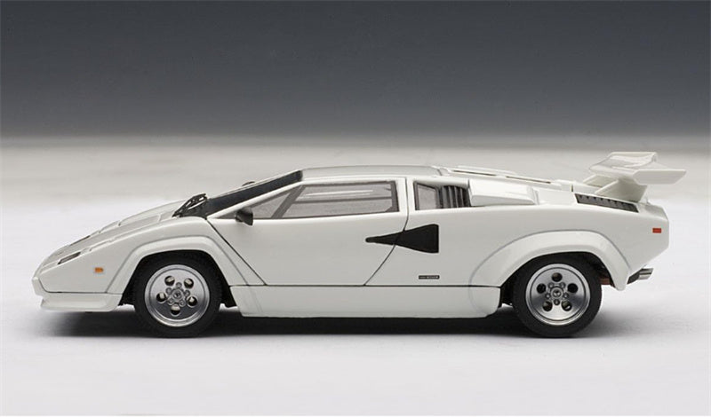 AUTOART LAMBORGHINI COUNTACH LP5000S white fully open 1:43 Car Pre-built Model view5