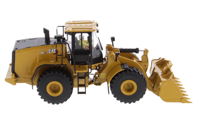 CATERPILLAR 966 GC Wheel Loader Limited Collection Edition 1:50 Truck Pre-built Model