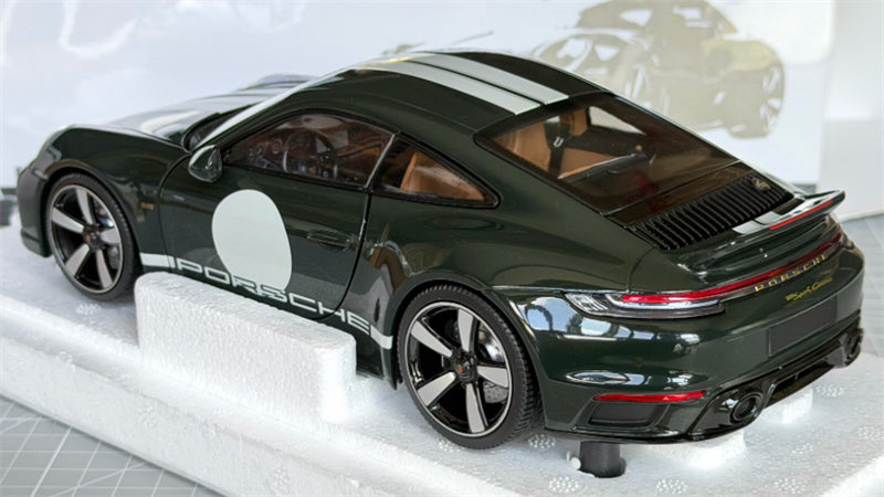 1:18 Porsche 911 992 SPORT CLASSIC 2022 Metallic Green MINICHAMPS  DIECAST Model