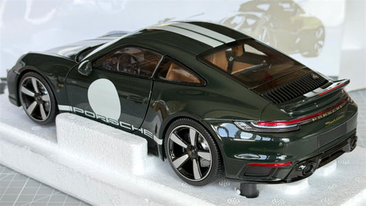 1:18 Porsche 911 992 SPORT CLASSIC 2022 Metallic Green MINICHAMPS  DIECAST Model