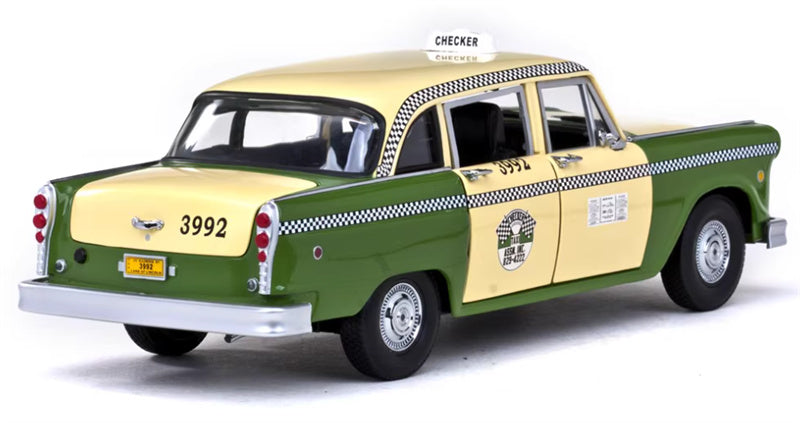 Sun Star 1981 Checker A11 New York Taxi Chicago Green 1:18 Car Pre-built Model view2