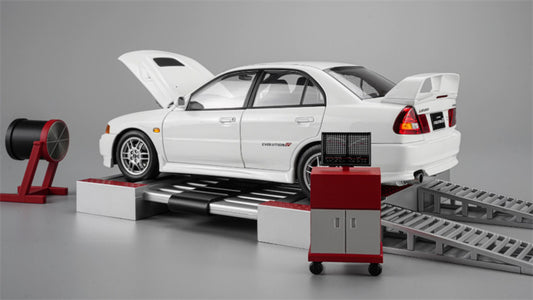 1:18 Mitsubishi Lancer Evolution IV GSR  Scotia White W / Dyno MOTORHELIX Limited Edition 999PCS ONLY DIECAST Model