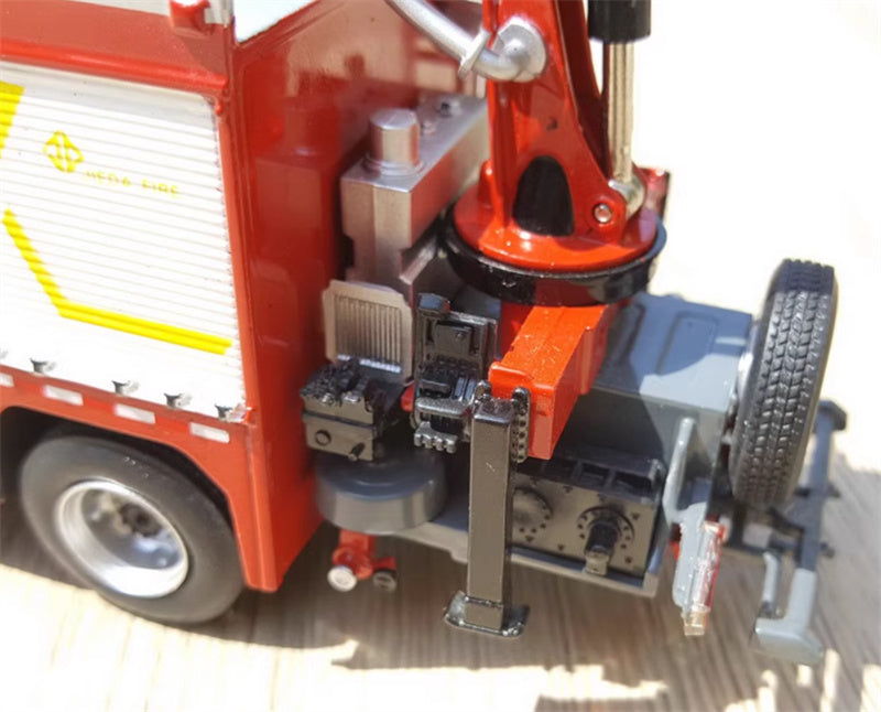 JIEDA Man Urban Main Battle Fire Truck Red 1:43 Truck Pre-built Model