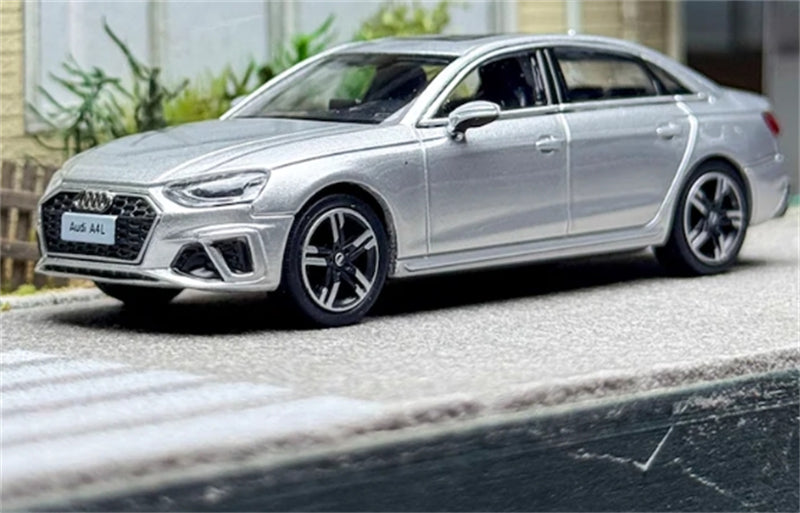 VAV AUDI A4L Silver Sedan 1:64 Car Pre-built Model
