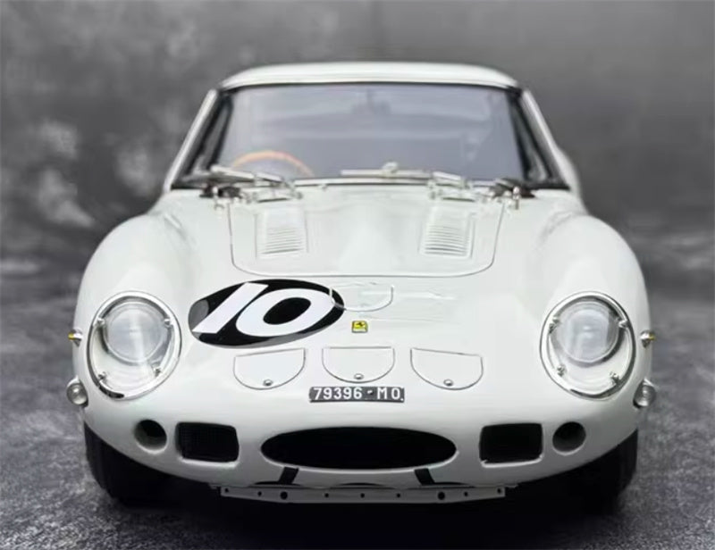 CMC Ferrari 250 GTO Tourist Trophy Goodwood 1962 Graham #10 white Right hand drive Limited Edition 2200PCS ONLY 1:18 Car Pre-built Model view6