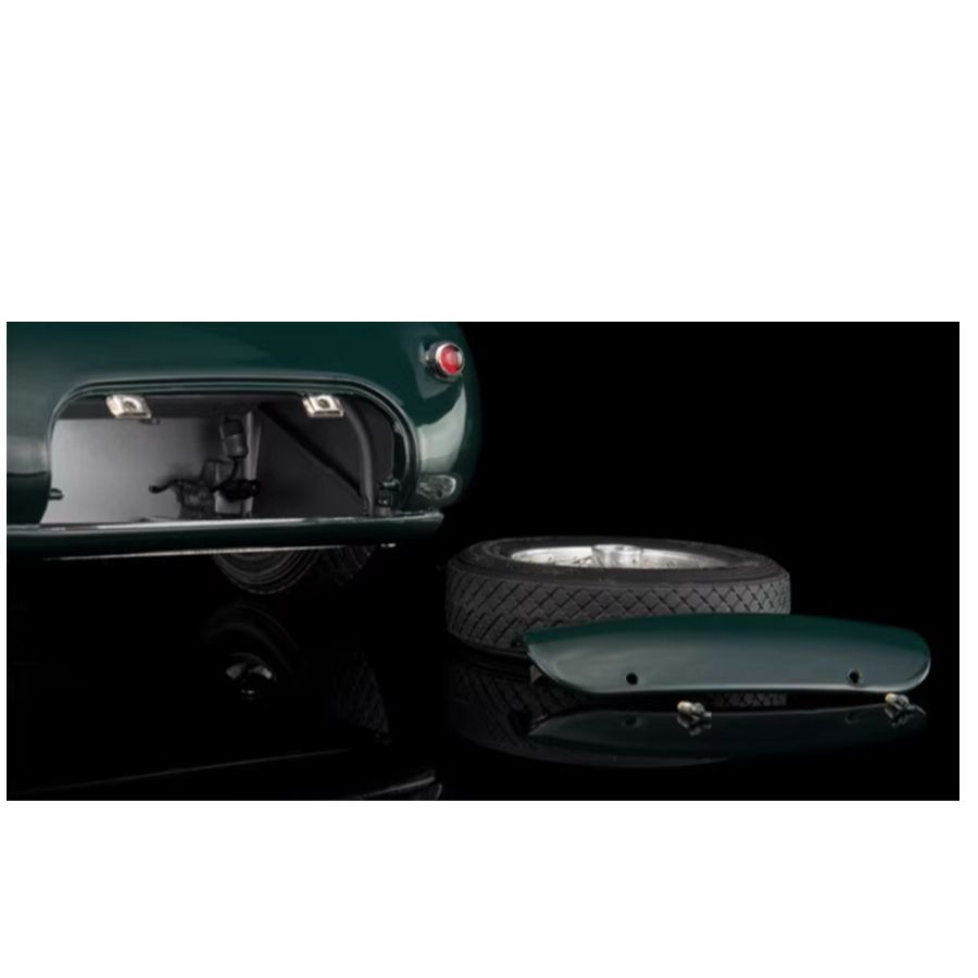 CMC Jaguar C-Type 1952 Classic Car UK Green 1:18 DIECAST Car