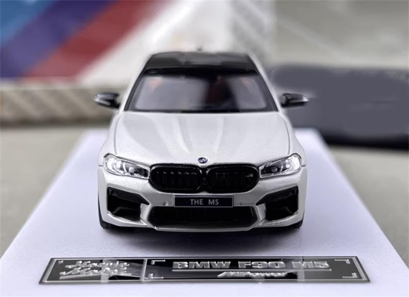1:64 BMW M5 F90 Frosted dark silver Howie Model DIECAST Civil Car Model