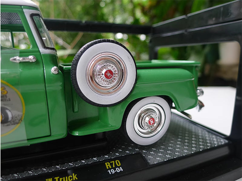 M2 Machines 1958  GMC  StepSide Truck  R70  Hays green 1:24 Truck Pre-assembled Model Display