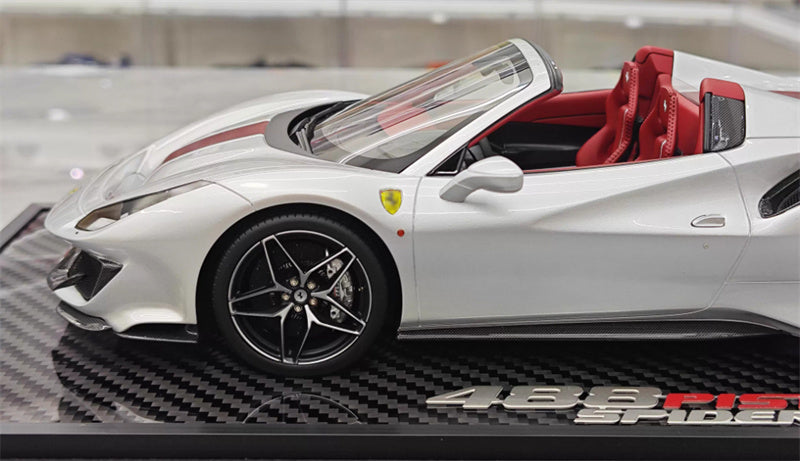 BBR MODELS FERRARI 488 Pista Spider convertible Silver calipers Carbon fiber base Limited Edition 28PCS ONLY 1:18 Car Pre-built Model view9