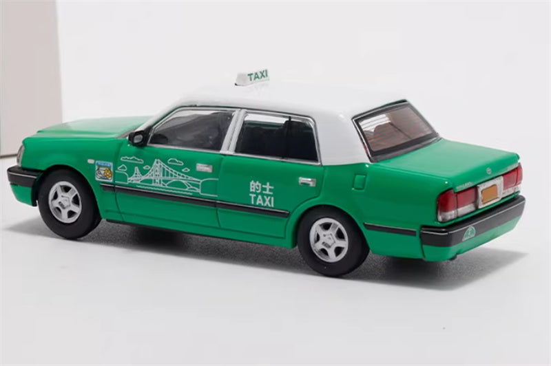 LMLF MODEL Toyota Crown Comfort Hong Kong New Territories Taxi Green 1:64 Car Pre-built Model view2