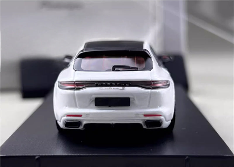 Rhino Model Porsche Panamera Hunting Edition Limited Edition 699PCS ONLY Pearlescent White - Comes with luggage 1:64 Car Pre-built Model view6