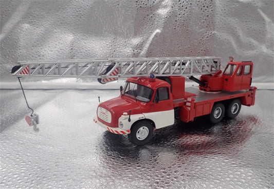 Schuco Tatra T148 Kranwagen Crane Truck Feuerwehr red Limited Edition 750PCS ONLY 1:43 Truck Pre-built Model view1